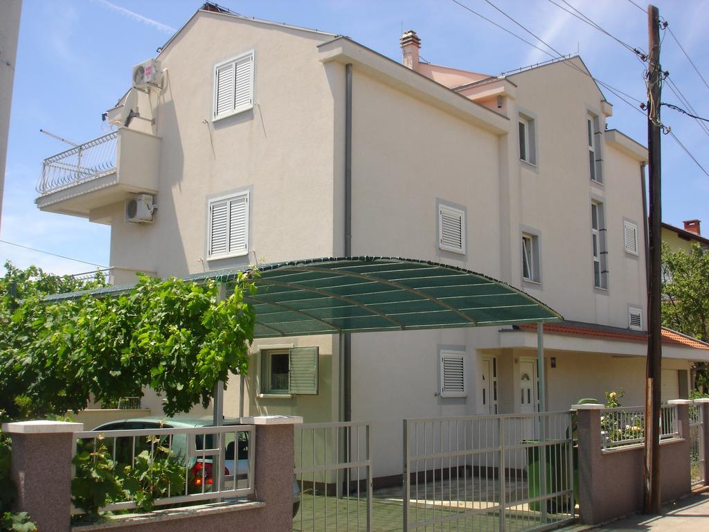 Apartments Gardijan Vodice Exterior photo